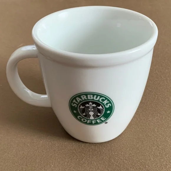 STARBUCKS 16 oz. coffee mug, circa 2007
Logo on both sides of mug ⭐️
Like new! - Picture 1 of 4
